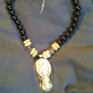 Ladies necklace